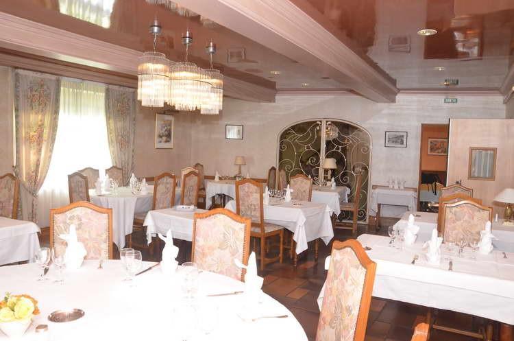 Hotel Du Commerce Pont-de-Vaux Εξωτερικό φωτογραφία